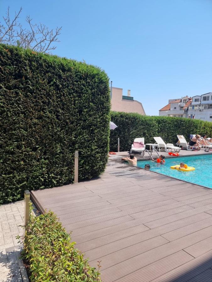 Apartment In Evargreen Complex With Terrace Varna Esterno foto
