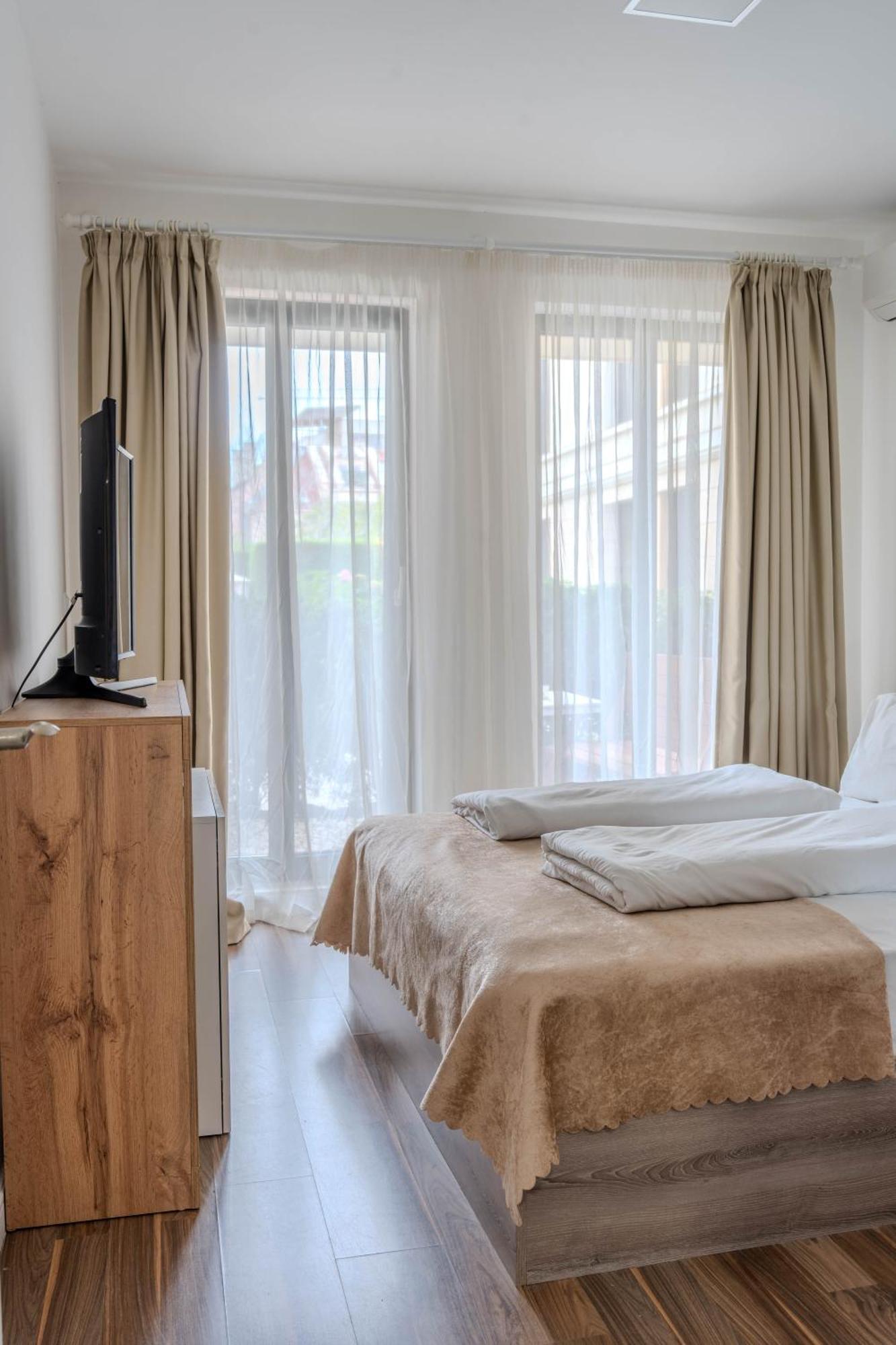 Apartment In Evargreen Complex With Terrace Varna Esterno foto